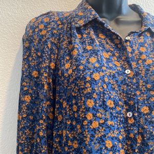 🎉Zara Beautiful Navy Blue with Orange Flowers Top XS fits like a small